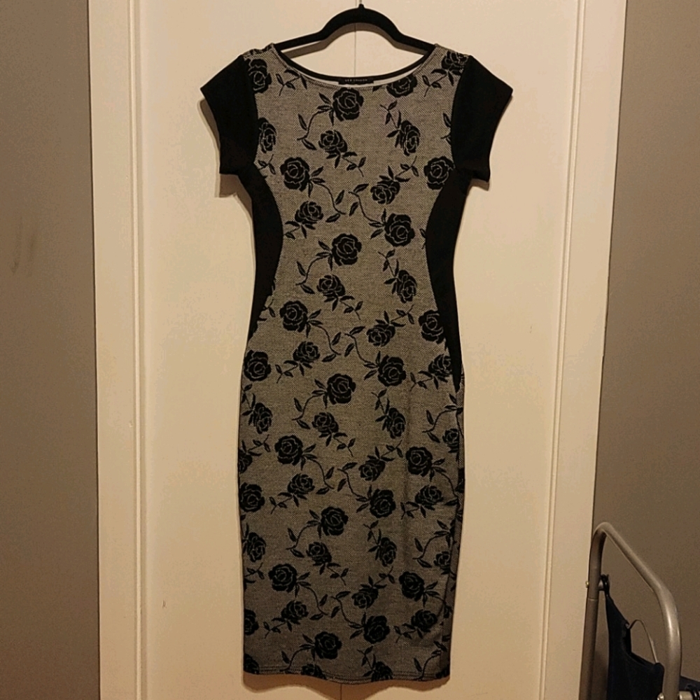 Black and Grey Roses Midi Dress